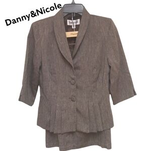 DANNY & Nicole Skirt Suit Set EUC Size 8P